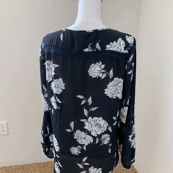 Navy & White Floral Long Sleeve Blouse with Detail - Picture 7 of 8